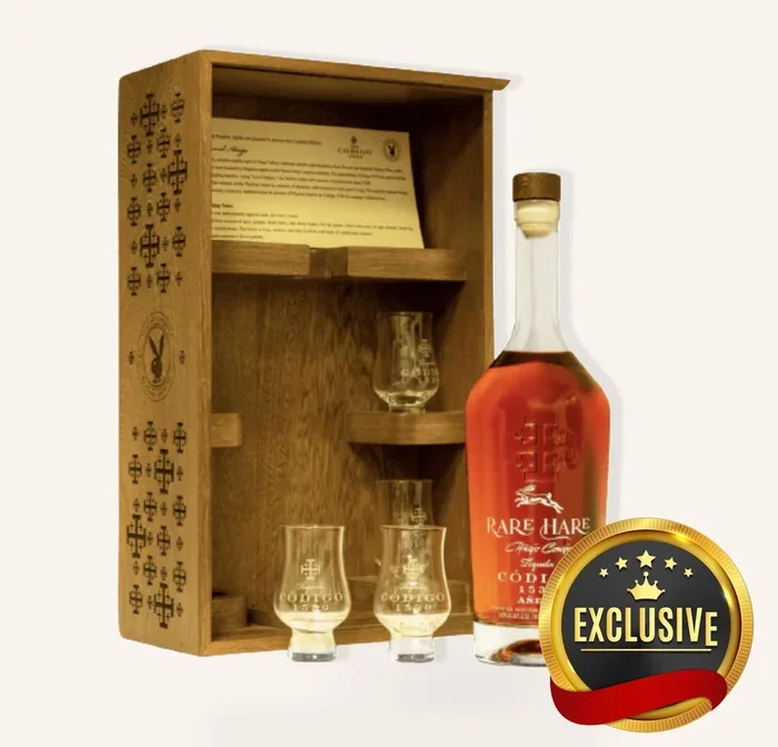 Codigo 1530 ‘Rare Hare’ Anejo Cognac Gift set with 2 Flute Glasses 750ml